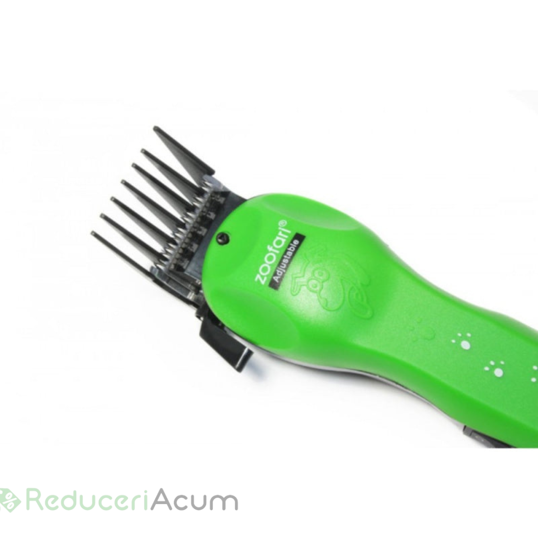 Ingrijeste blana animalelor de companie cu aparatul de tuns