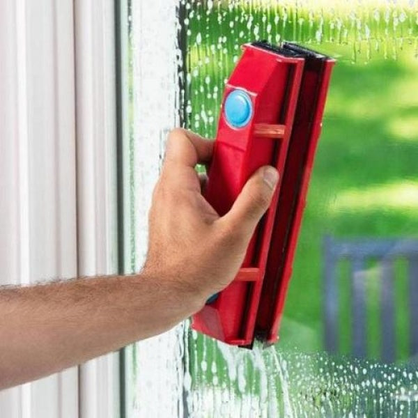 Stergator dublu cu prindere magnetica pentru geamuri subtiri si sistem de siguranta atasat